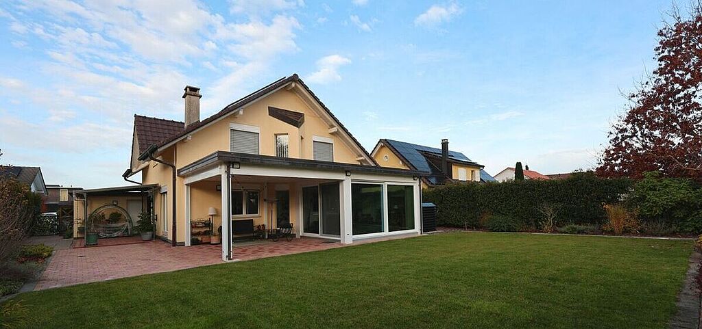 Spacieuse villa de 6 ½ pièces à l'architecture classique